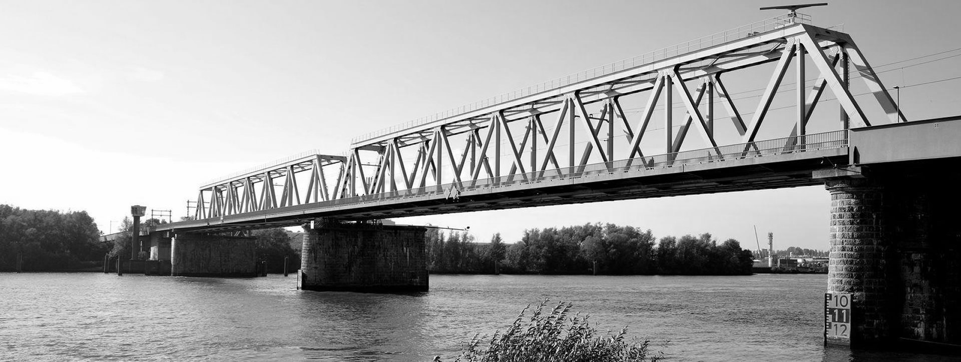 Snel huren in Sliedrecht - spoorbrug-sliedrecht.